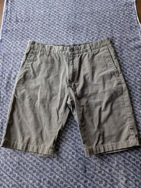 Volcom VmontyMen's Flat Front Charcoal Twill Shorts